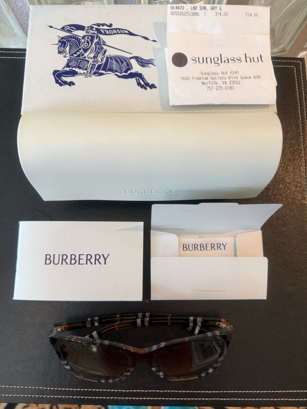 BNWT Burberry Nova Check Tortoiseshell Cat-Eye Sunglasses with Brown Lenses - Picture 3 of 10